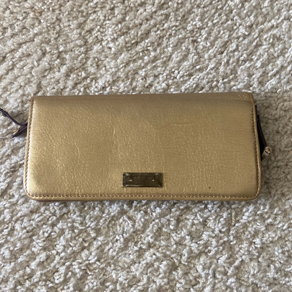 Henry Bendel wallet